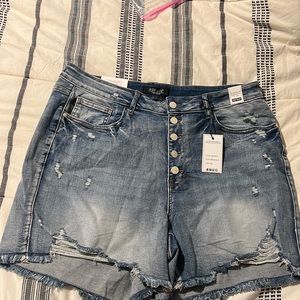 3x Judy Blue shorts. Light wash
